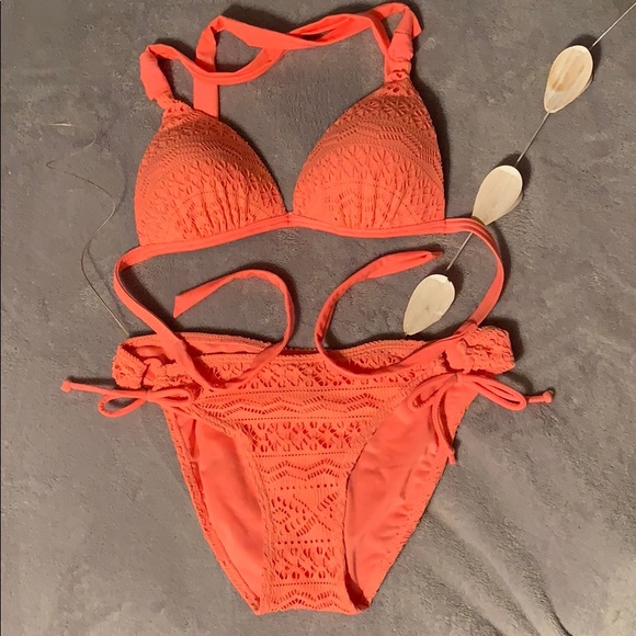 bathing suit - Picture 1 of 6